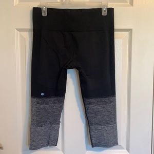 Lululemon ombré ebb and flow crop size 8